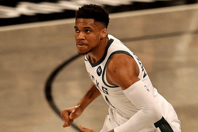 当字母哥14次在禁区至少攻下20分时你才会发现奥尼尔简直非人类