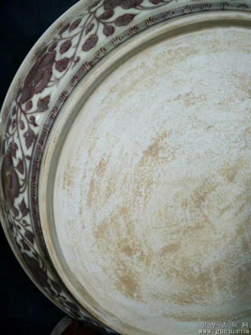 陶器瓷器  藏品尺寸/规格:洪武釉里红诗文盘子,直径宽41cm高10cm底足