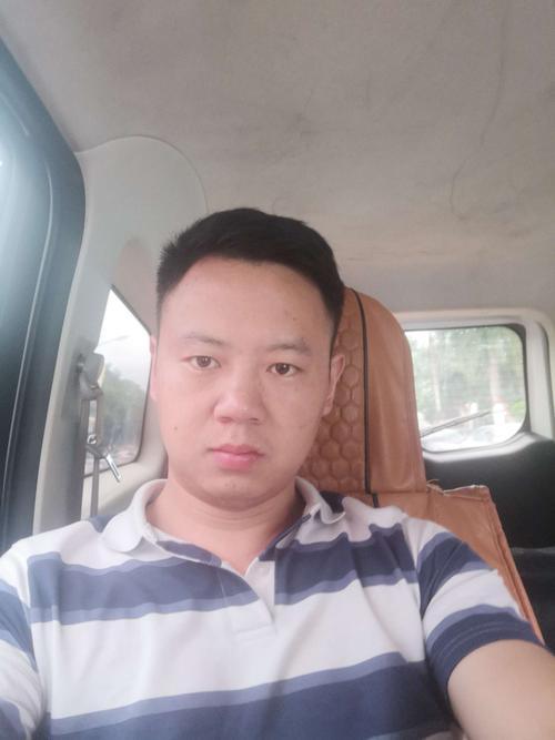 三十岁的男人上有老下有小的年龄,需要靠自己养活家庭,需要靠自己赚钱