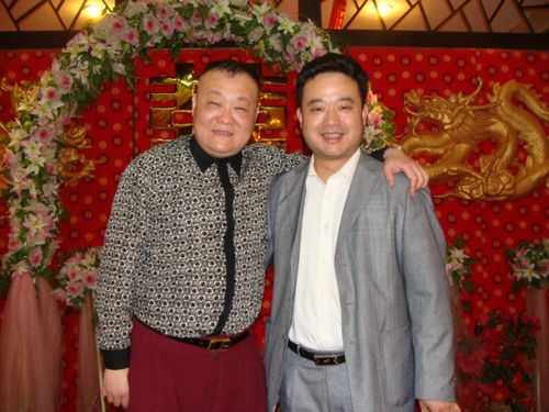 湖南本土著名笑星"碰碰胡"做客三国城酒店
