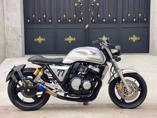 进口本田cb400复古小黄蜂250狒狒四缸重机大排量公路赛摩托街车
