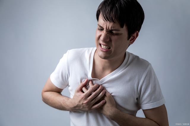 左右心口痛分别代表什么问题