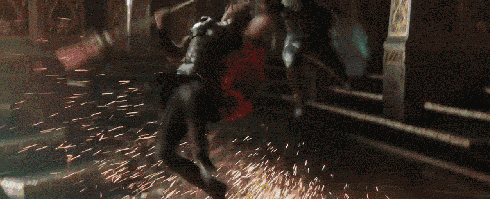 然而,这个锤子,在海拉第一次出场的时候,就被轻轻松松给捏碎了……碎