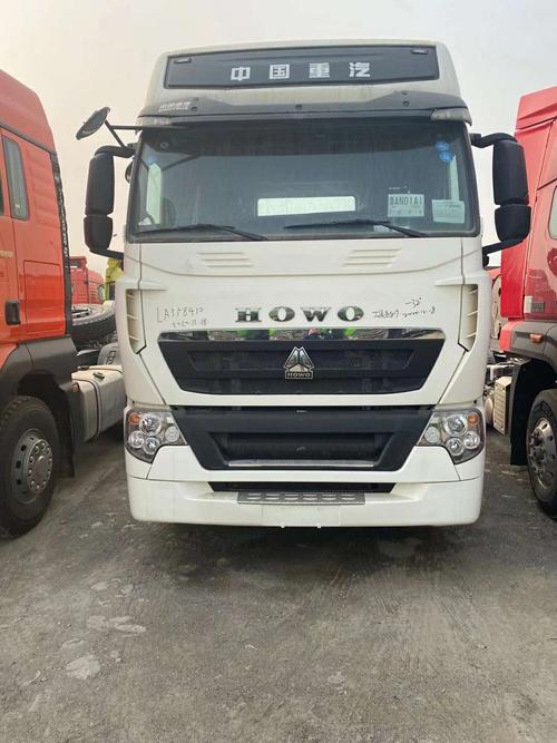 480马力豪沃t7h自动挡牵引车