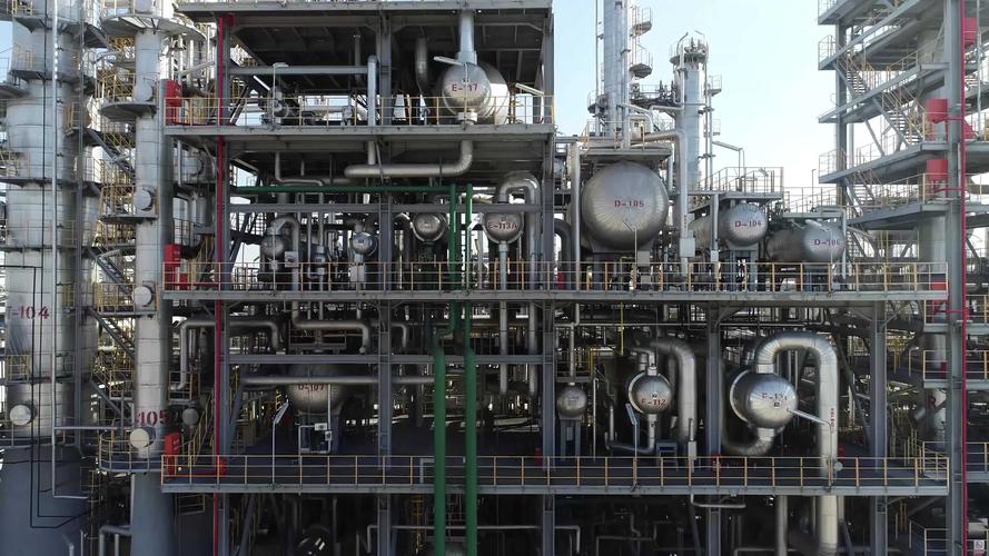 4k航拍石油化工装置厂区