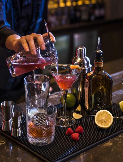 华尔道夫羿庭爵士之夜现场爵士乐表演64爵士年代小食64经典鸡尾酒