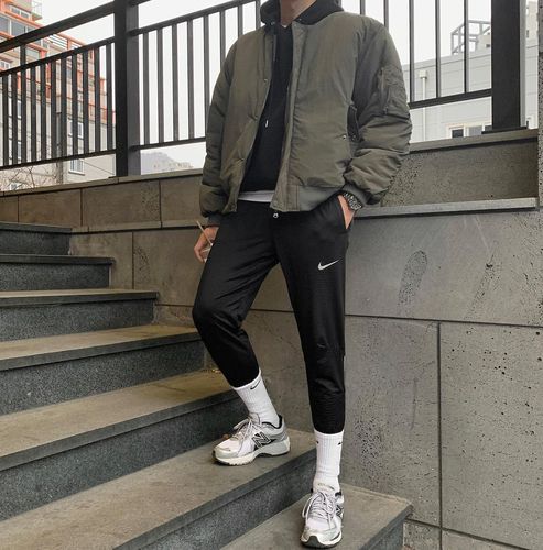 潮男,搭配,卫衣,羽绒服,穿搭,休闲鞋,矮个子