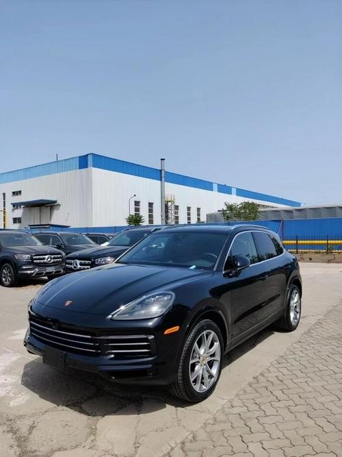 21款国六保时捷卡宴美版黑外红内多少钱