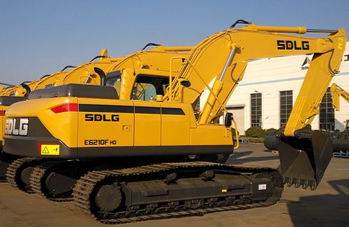 【龙行天下】山东临工e6210fhd挖掘机驰骋新台高速!