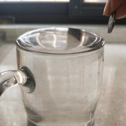 水的表面张力实验