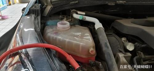 怎么换汽车防冻液?