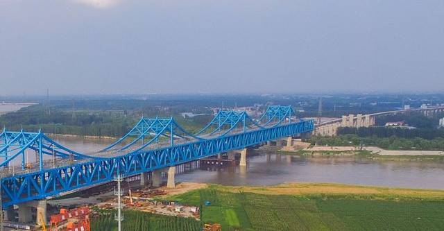 大明湖火车站来了!黄河特大桥今起铺轨!西站新东站会师!