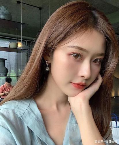 偶然间发现的一位漂亮姐姐,长得实在太温柔了!