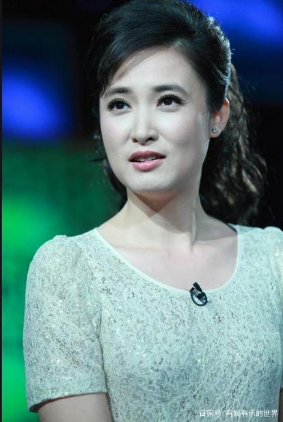 端庄秀丽的女主持桑晨:无心插柳进入央视,今与搭档