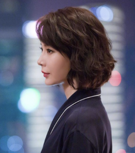 当陈小艺和徐帆同框终于明白5060岁女人为什么都喜欢留短发