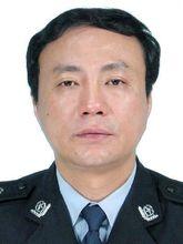 大学本科文化,现任丹徒区副区长,区公安局党委书记,局长