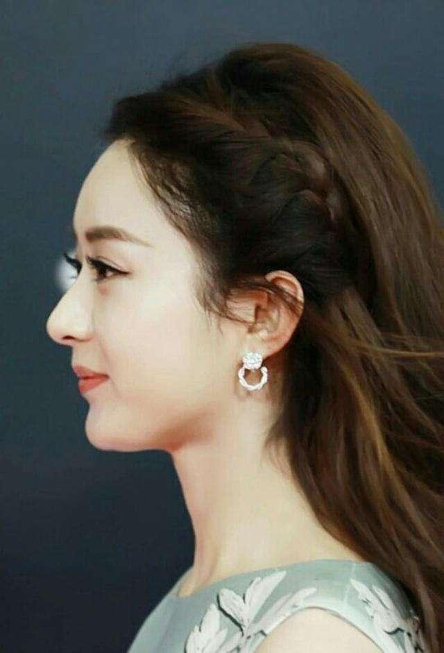 赵丽颖的神仙侧脸美哭了鼻子挺翘不愧是人间精灵