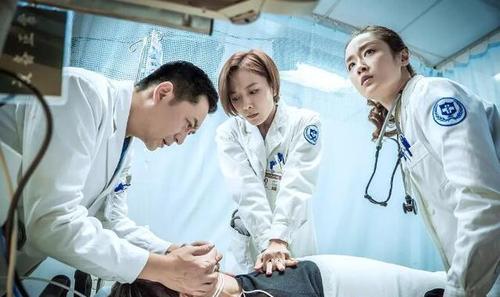 《急诊科医生》:铁面医者江晓琪 反差萌演员王珞丹