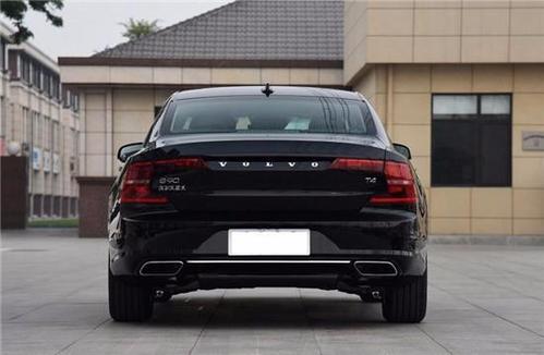 2018款沃尔沃s90车展促销价格 现车按揭享受免息政策