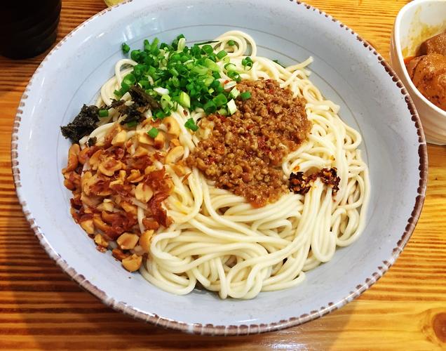 四川传承担担面