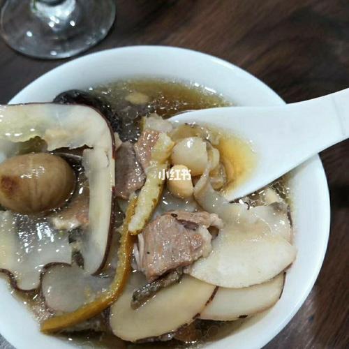 虎乳菌主要治疗:寒咳,干咳,夜咳,支气管炎,哮喘,隔水炖2小时,没事也