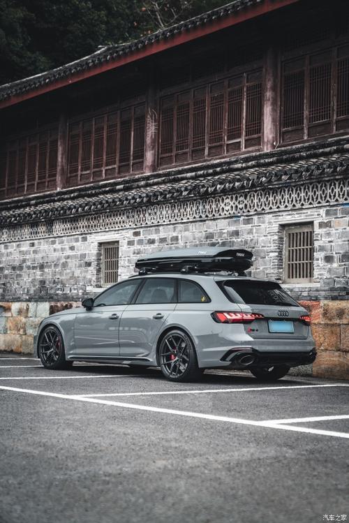 扮猪吃老虎奥迪rs4可是专业的