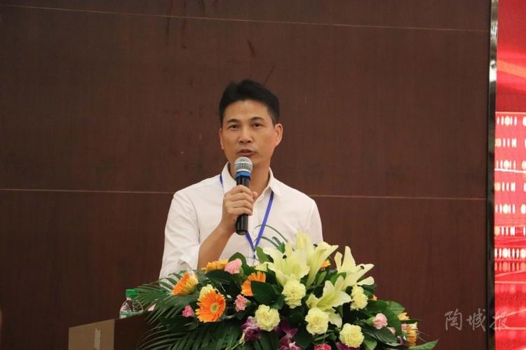 宏宇集团董事长梁桐灿当选佛山市陶瓷行业协会会长绝爱之小受皇后