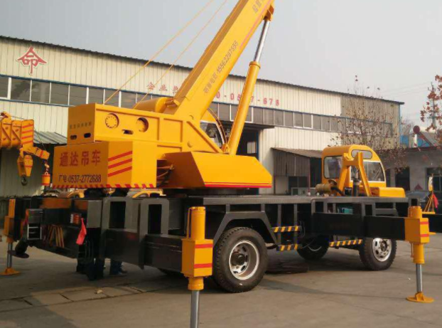 小型吊车支腿操作技巧有哪些