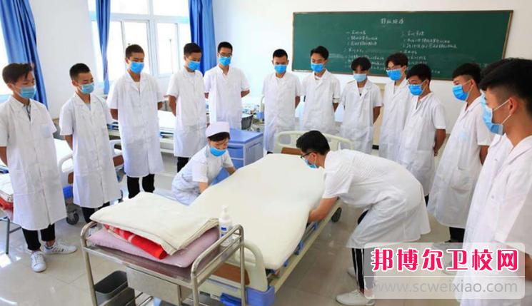 保定2020年男生读卫校好不好