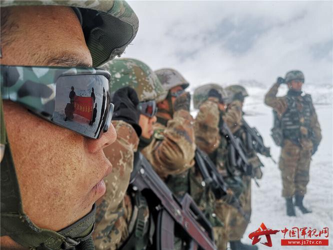 西藏山南军分区边防某团开展新兵入连仪式活动