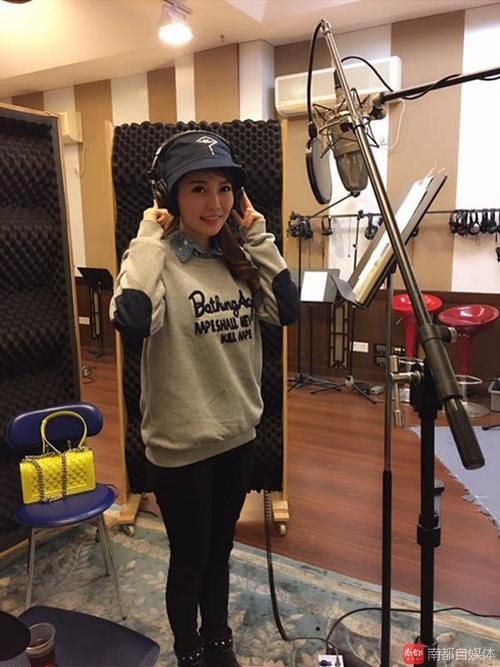 而有着"广州第一女声优"实力外号的郭德欣,不仅声线了得,还有着偶像般