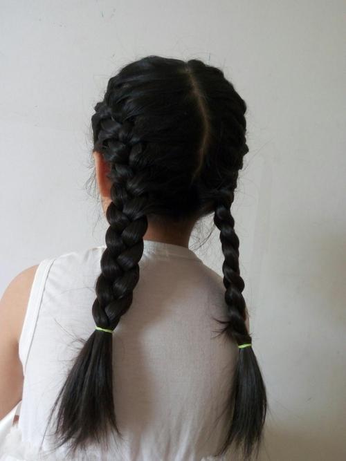 【萌宝发型】双蝎子辫