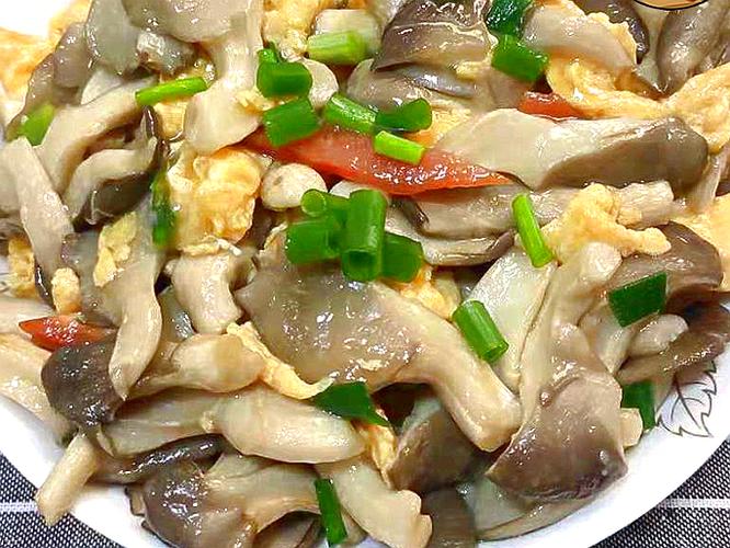 【平菇炒鸡蛋】