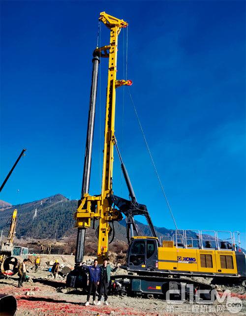 徐工xr400e旋挖钻机高原上的圆梦者