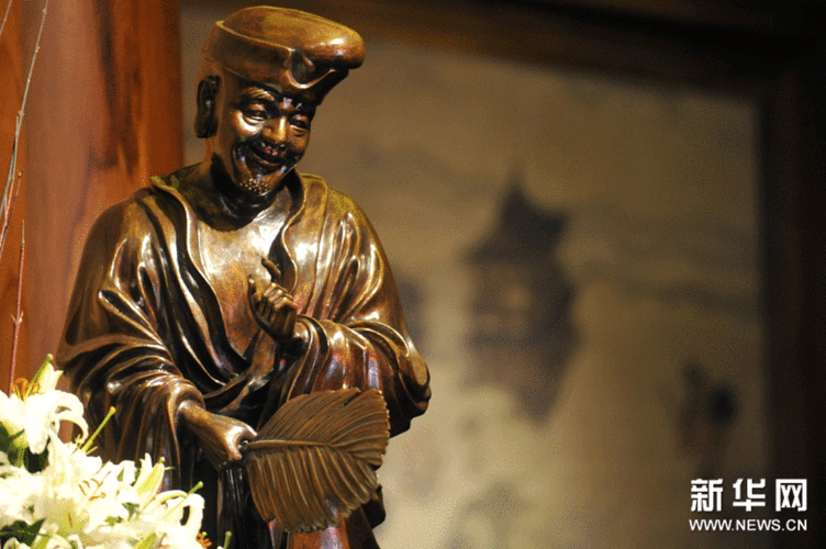 杭州灵隐寺:用壁画讲述济公传奇人生