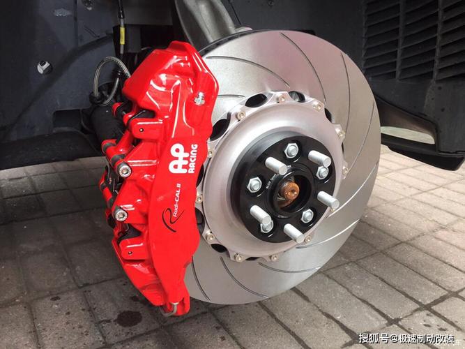路虎星脉 刹车改装ap9560大六活塞卡钳 不一样的风格