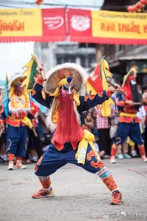 英歌里的头槌,代表水浒的秦明 英歌里的舞蛇者,代表水浒的时迁