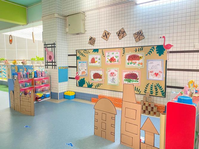 幼儿的作品展示墙
