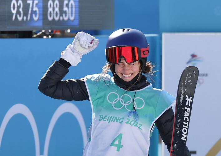 自由式滑雪谷爱凌夺得女子大跳台冠军