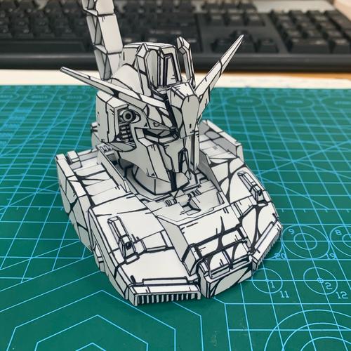 拼装新手尝试二次元涂装z高达头像支架hg新生元祖