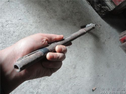 一把较长点的古人防身用的短铳