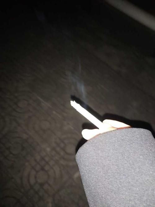 抽烟的女生是什么样的女生?