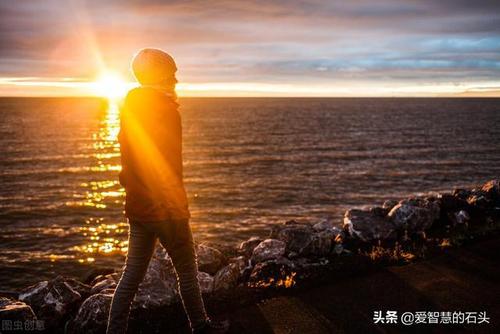 一个人越来越沉默,多半是这三个原因