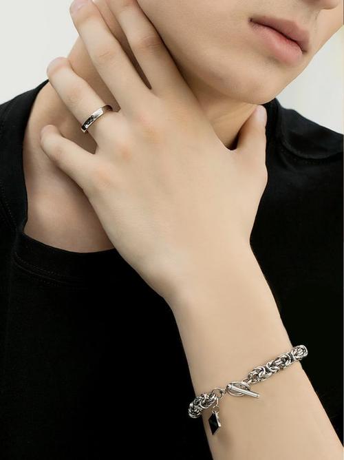 腕上小心机可甜可咸可a可飒拜占庭繁复风手链散发高级美