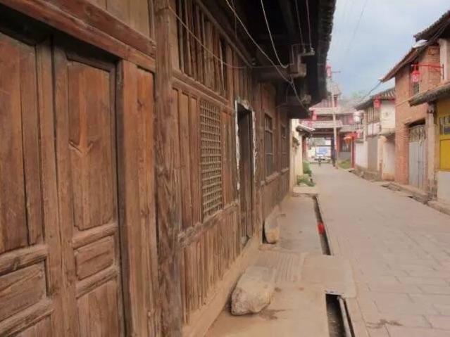 平川镇位于云南省大理白族自治州宾川县境内东北部