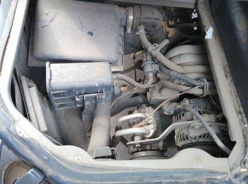 请问五菱之光12年的obd接口在哪?