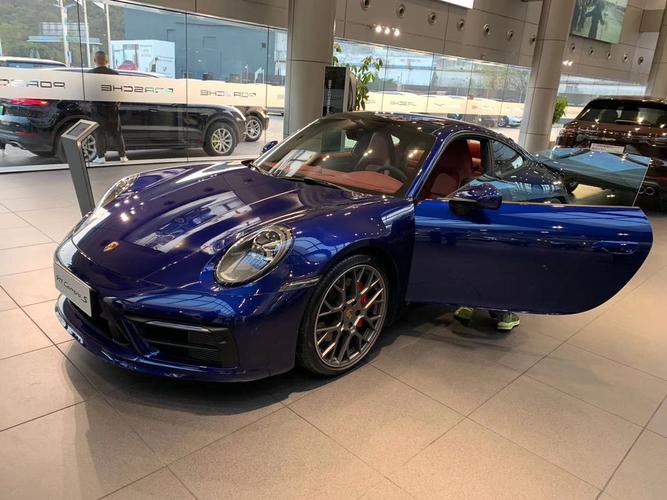 保时捷911 carrera s 龙胆蓝/波尔多红