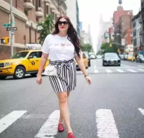 90后的她,身高1米65,体重200斤.