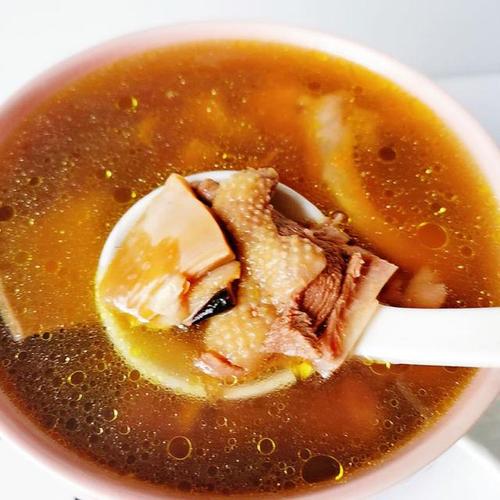 墨鱼老鸭汤,营养滋补,鲜美不腻