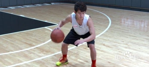 篮球的运球基本姿势有哪些要领?